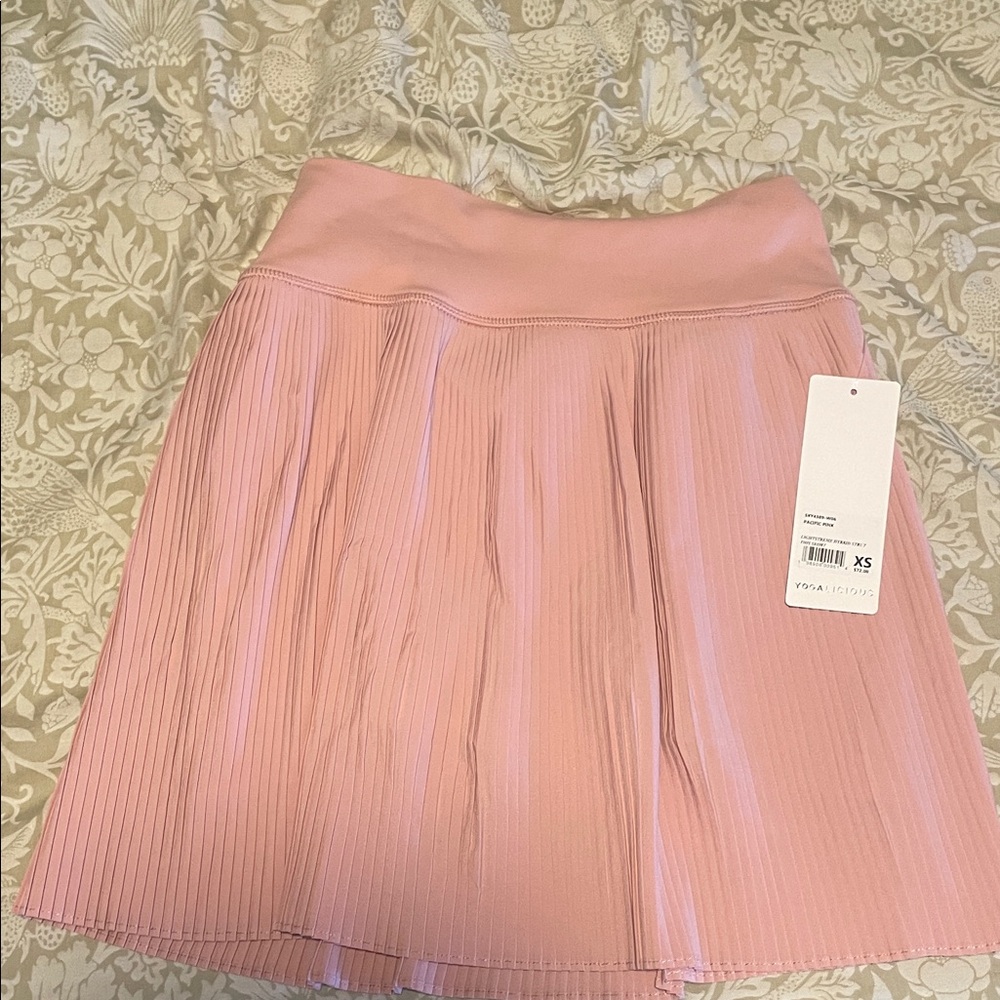 Yogalicious pacific Pink Pleated lightstreme hybrid skort with two pockets